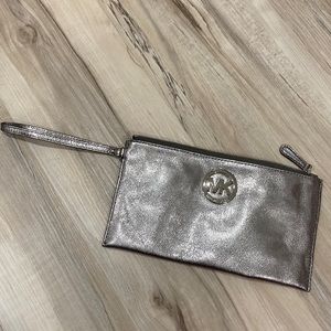 Michael Kors Wristet | Silver Pebbled Leather Look | Silver Hardware